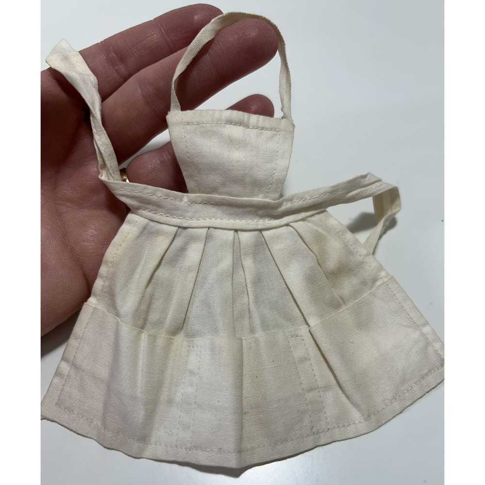Vintage Barbie Doll Barbie Q #962 White Apron Excellent 1960s - Picture 4 of 5